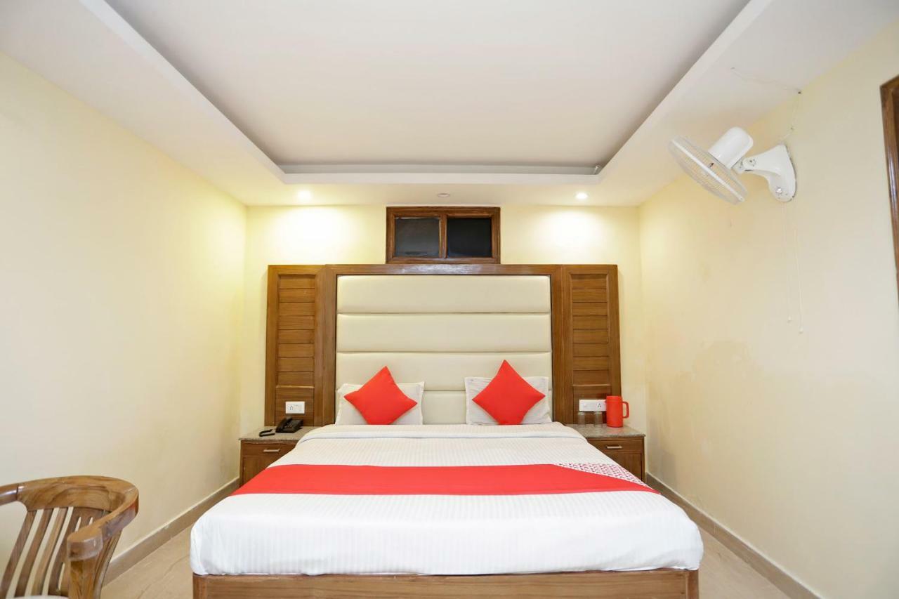Oyo 39066 Hotel Star View ムスーリー エクステリア 写真