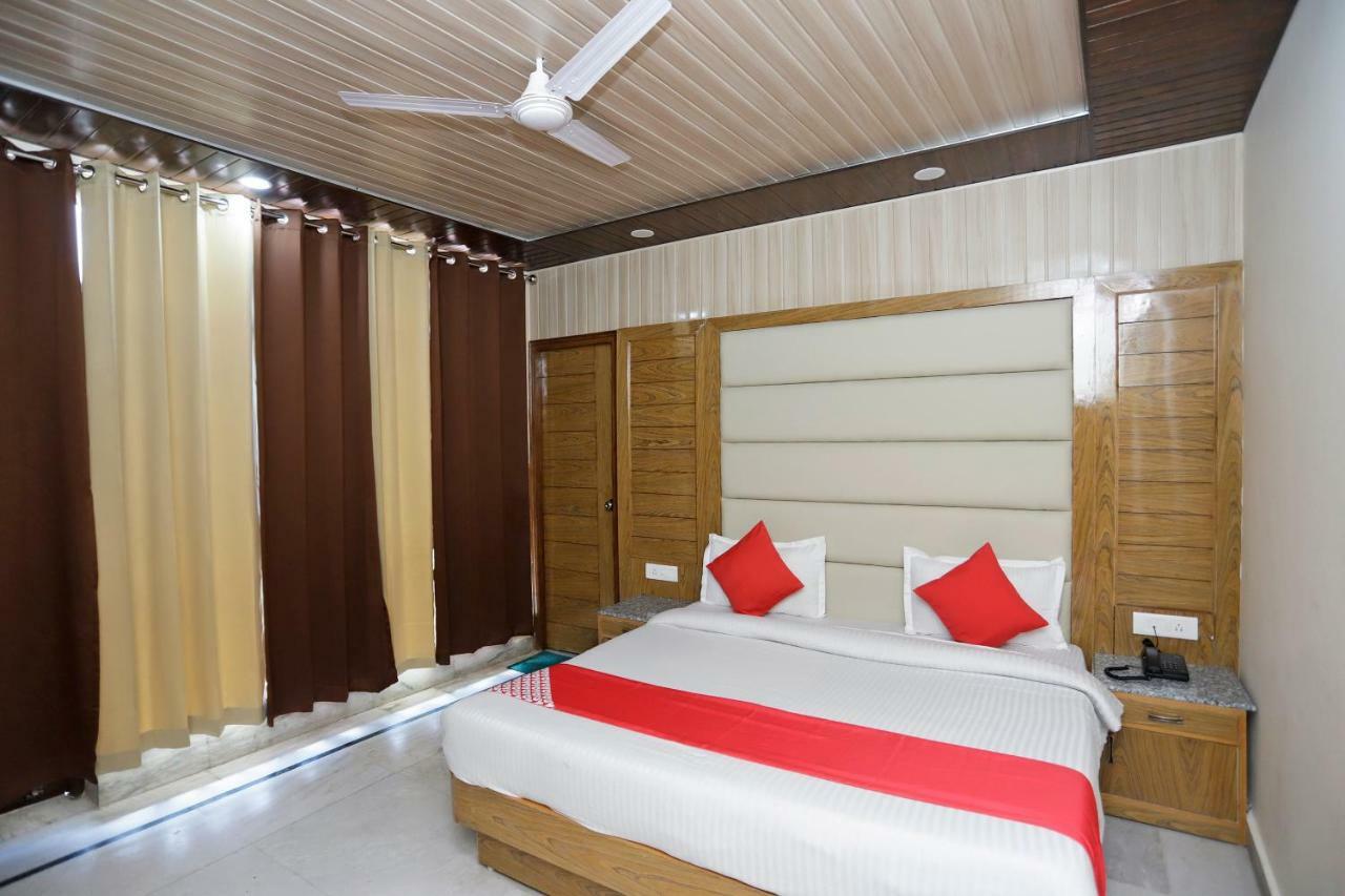 Oyo 39066 Hotel Star View ムスーリー エクステリア 写真