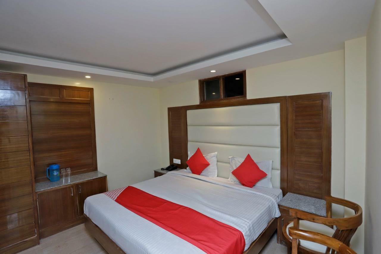 Oyo 39066 Hotel Star View ムスーリー エクステリア 写真