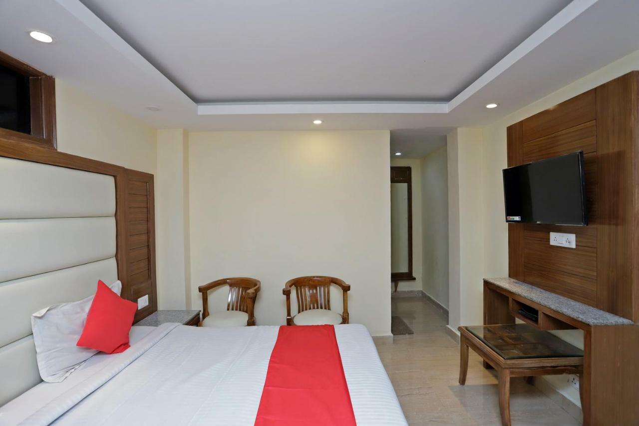 Oyo 39066 Hotel Star View ムスーリー エクステリア 写真
