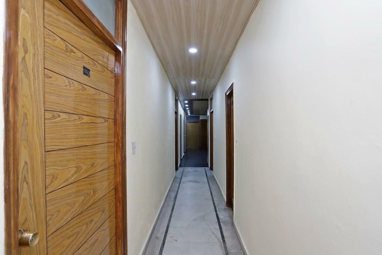 Oyo 39066 Hotel Star View ムスーリー エクステリア 写真