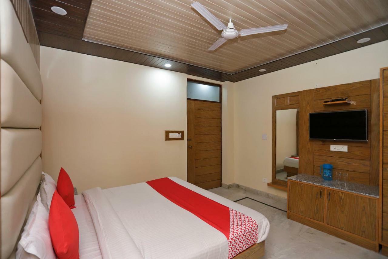 Oyo 39066 Hotel Star View ムスーリー エクステリア 写真