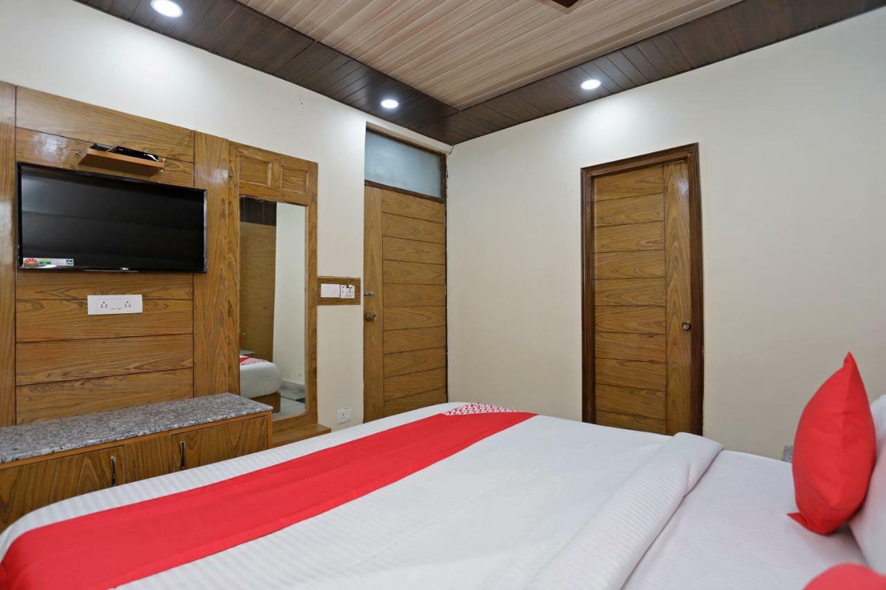 Oyo 39066 Hotel Star View ムスーリー エクステリア 写真
