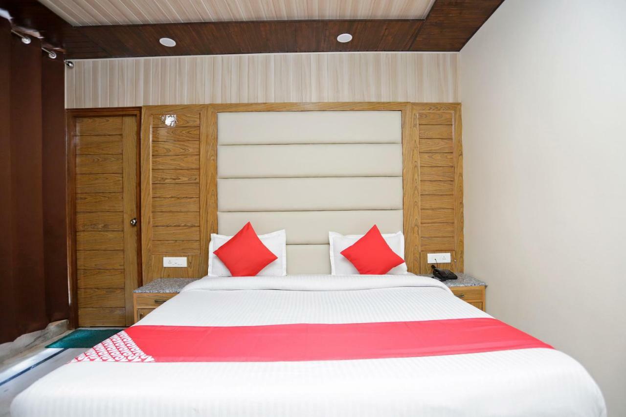 Oyo 39066 Hotel Star View ムスーリー エクステリア 写真